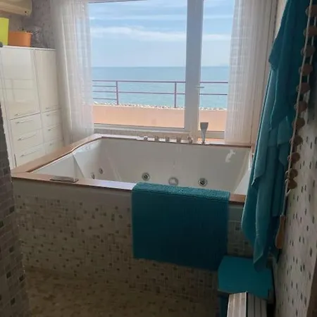 Sea Front Terrace 1 Bedroom Apt Sveti Vlas