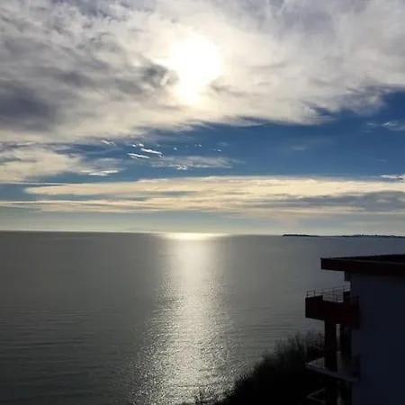 Sea Front Terrace 1 Bedroom Apt Apartman *